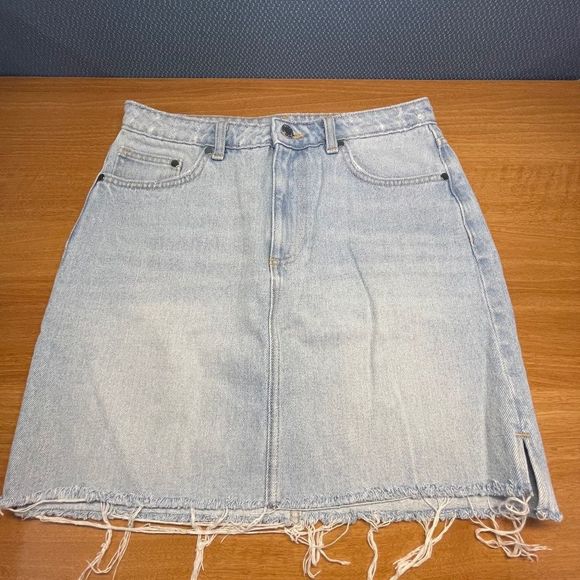 H&M distressed denim skirt size M 10 - Picture 1 of 12